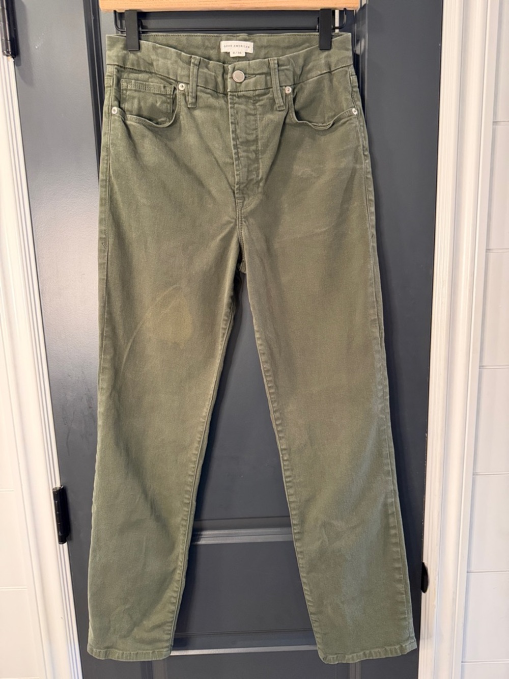 Good American Straight Women’s Jeans in Olive Green